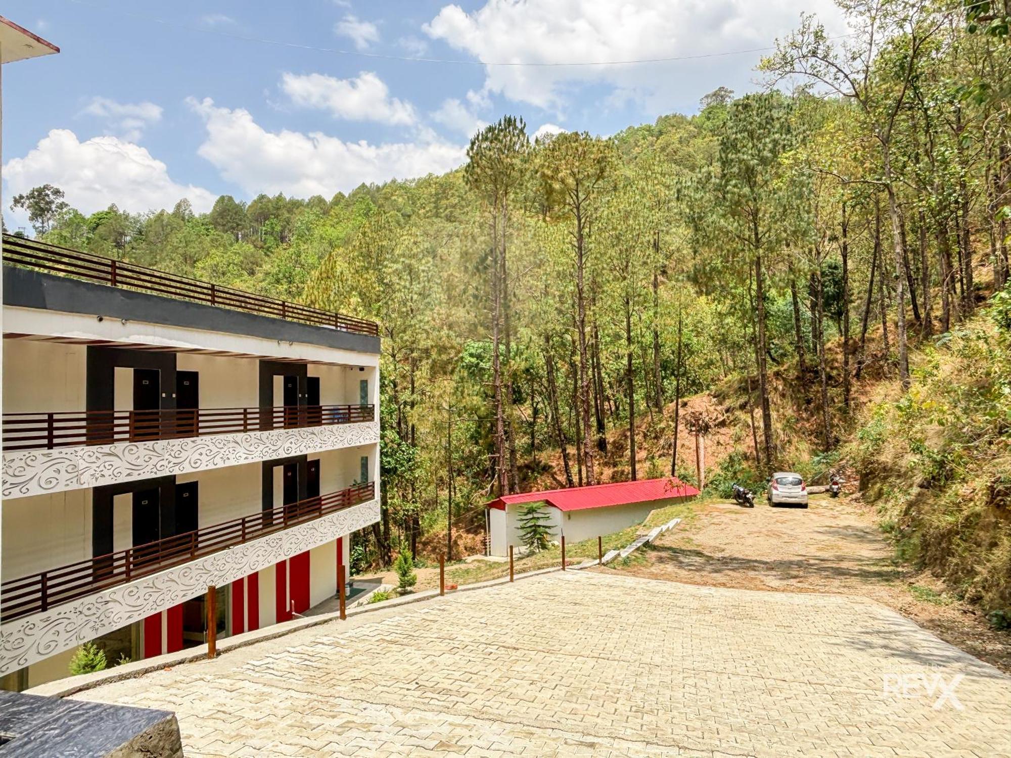 Hotel Prince Valley Лансдаун Екстер'єр фото