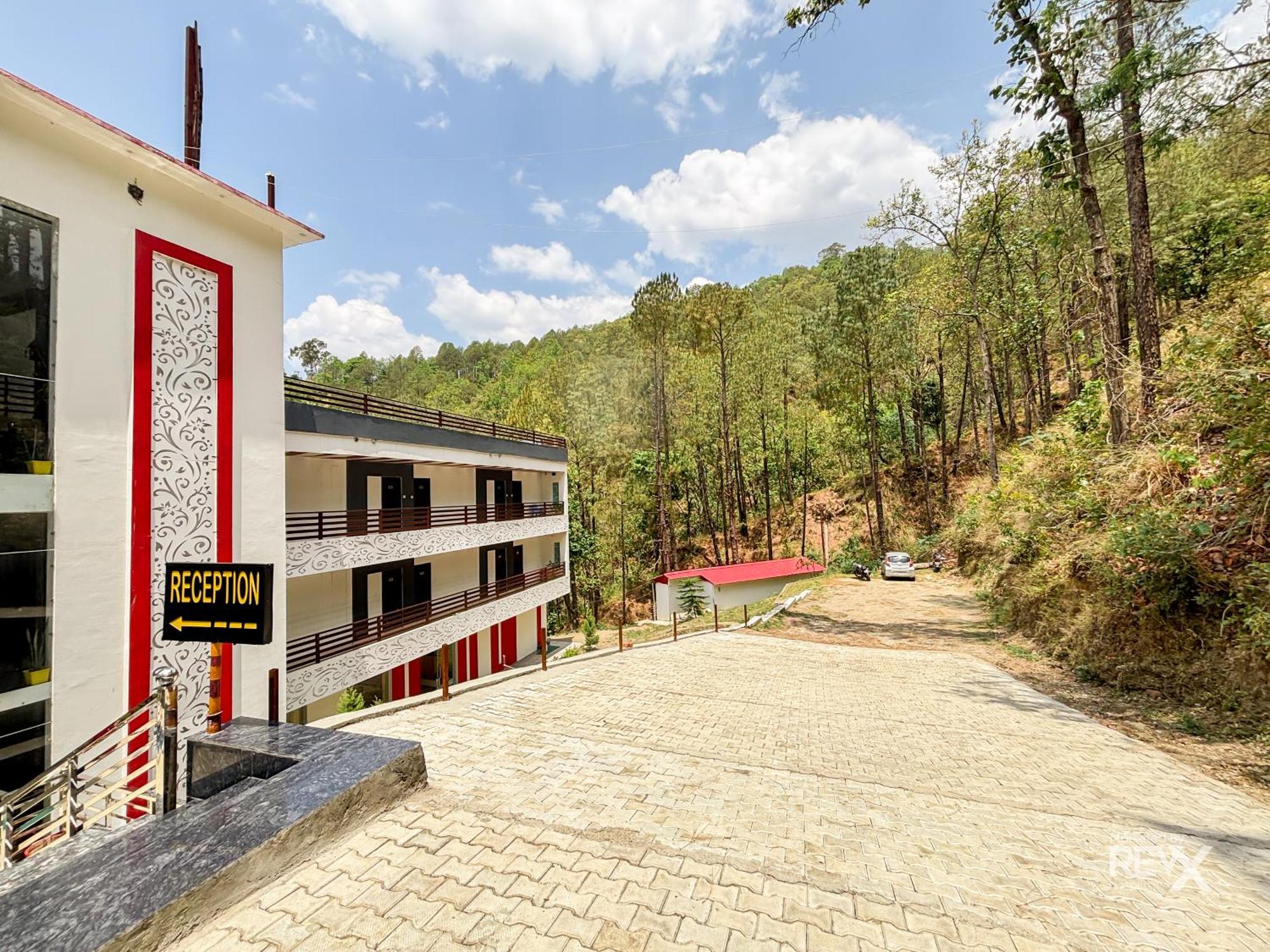 Hotel Prince Valley Лансдаун Екстер'єр фото
